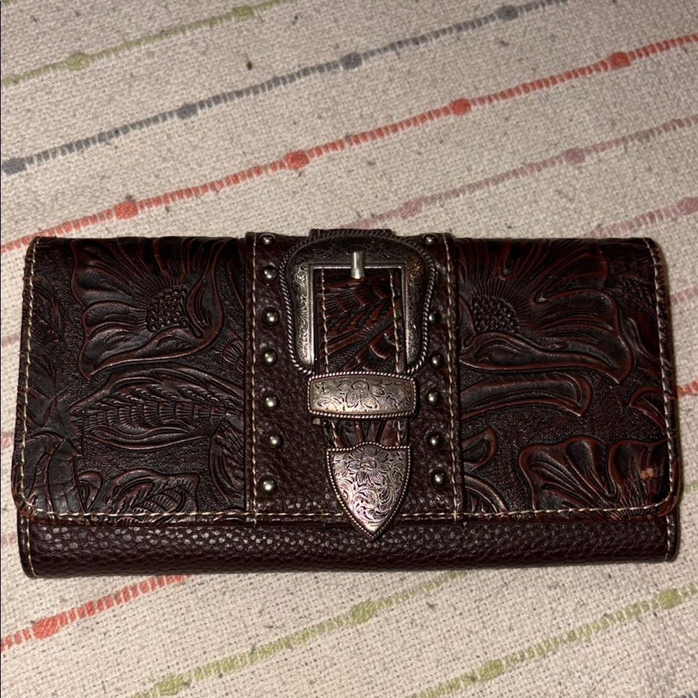 Montana West wallet